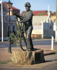 Miners Monument - Attractions Sydney 0