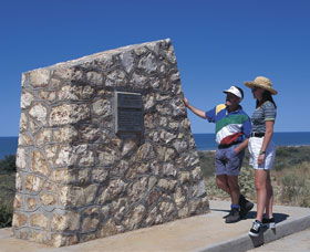 Potshot Monument - Attractions Sydney 0