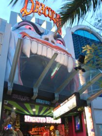 Draculas Haunted House - Attractions Sydney 0
