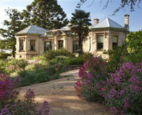 Buda Historic Home  Garden
