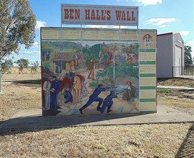 Ben Halls Wall - Attractions Sydney 0