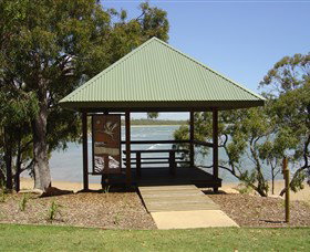 Canoe Point Beach And Parklands - Attractions Sydney 2