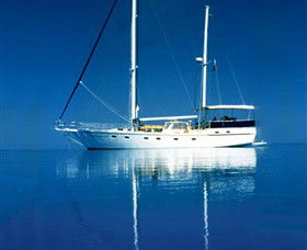 A Luxury Yacht On Sydney Harbour - Attractions Sydney 0