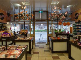 The Menz FruChocs Shop - Hahndorf - Attractions Sydney 1