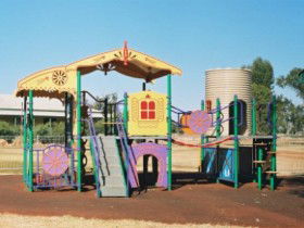 Charleville - Graham Andrews Parklands - Attractions Sydney 4