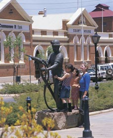 Miners Monument - Attractions Sydney 1