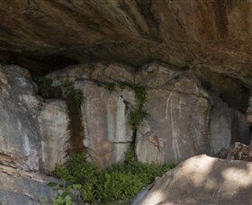 Nanguluwur Rock Art Site And Walk - Attractions Sydney 1