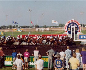 Darwin Turf Club - Attractions Sydney 0