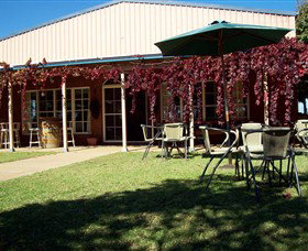 Red Earth Estate Vineyard - Attractions Sydney 1
