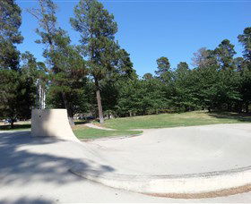 Fadden Pines Playground - Attractions Sydney 1