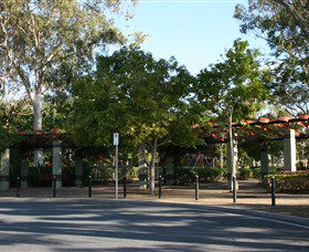 Logan Gardens - Attractions Sydney 1