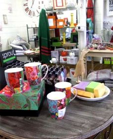 The Famous Tinonee Cafe And Gift Shop - Attractions Sydney 0