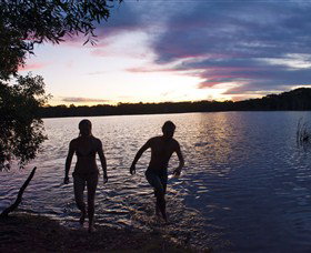 Lake Ainsworth - Attractions Sydney 1
