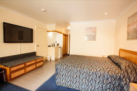 Comfort Inn Bay Of Isles - Attractions Sydney 10