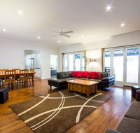 The Retreat Port Stephens - Attractions Sydney