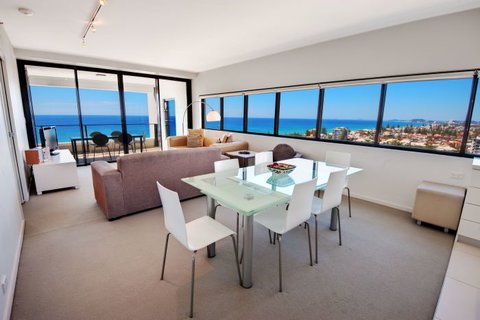 Ultra Broadbeach - Attractions Sydney 9