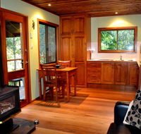 Waterfall Hideout-Rainforest Cabin for Couples - Attractions Sydney