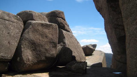 Square Rock - Attractions Sydney 0