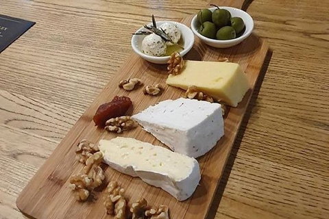 Hobart Small Group Wine Tour Saturday Afternoon: Wines, Gins & Cheeses - Attractions Sydney 4