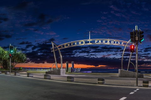 Luxury Brisbane Airport Transfers To And From Surfers Paradise For Up To 11 Per - Attractions Sydney 1
