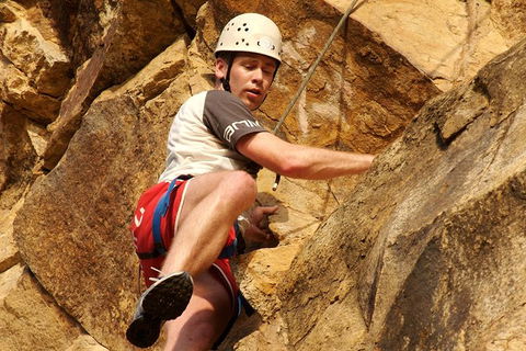 Rock Climbing At The Kangaroo Point Cliffs In Brisbane - Attractions Sydney 0