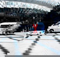 Brisbane Airport Arrival Shuttle Transfer to the Sunshine Coast Hotels/addresses