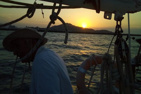 Townsville Early Morning Sailing Cruise Boat Tour - Attractions Sydney 7
