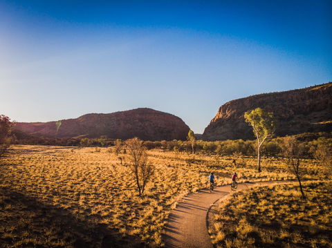 Simpsons Gap Bicycle Path - Attractions Sydney 1