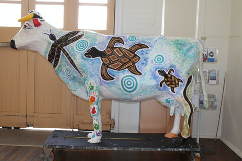 Daisy The Decorated Dairy Cow - Attractions Sydney 1