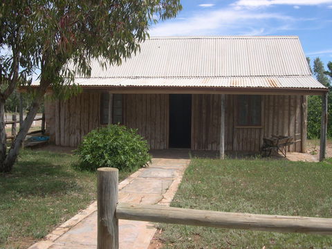 Early Settlers Cottage (Solly's Hut) - Attractions Sydney 0