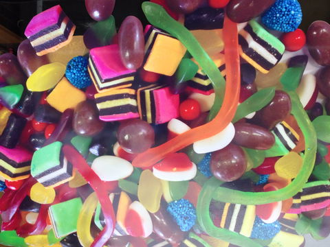 The Pier View Lolly Shop - Attractions Sydney 1