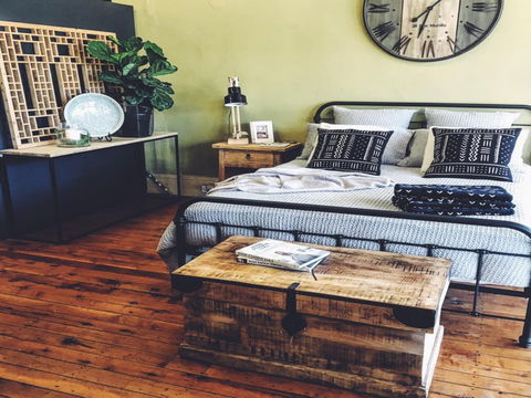 Uneke Antiques, Homewares And Gifts - Attractions Sydney 2