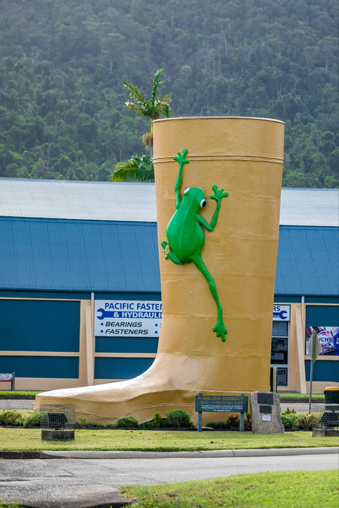 Tully Golden Gumboot - Attractions Sydney 0