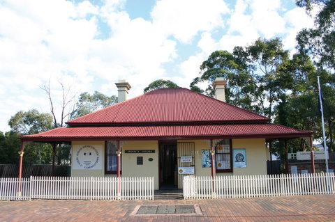 Dredge's Cottage - Attractions Sydney 0