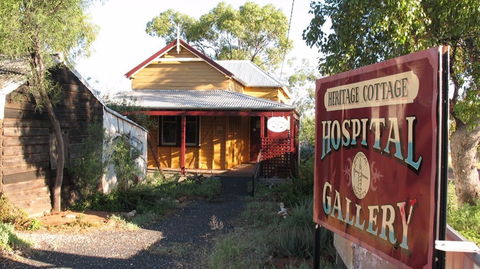 Lightning Ridge Heritage Cottage - Attractions Sydney 0
