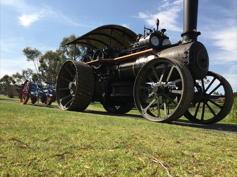 Melbourne Steam Traction Engine Club - Attractions Sydney 0