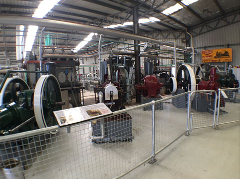 Melbourne Steam Traction Engine Club - Attractions Sydney 1