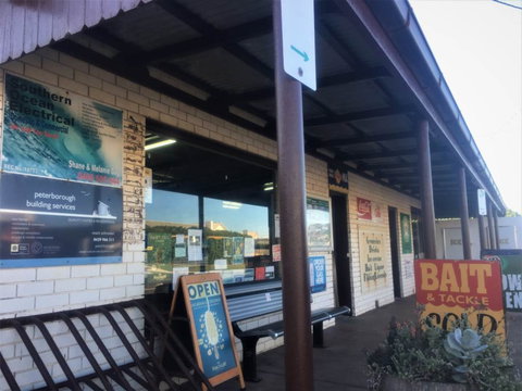 Peterborough Licensed Grocers - Attractions Sydney 1