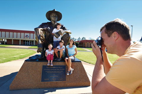 Cunnamulla Fella - Attractions Sydney 1