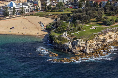 Giles Baths - Attractions Sydney 0