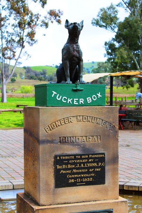 The Dog On The Tucker Box - Attractions Sydney 0