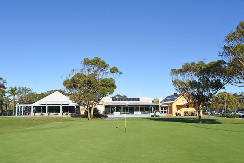 Hawks Nest Golf Club - Attractions Sydney 0