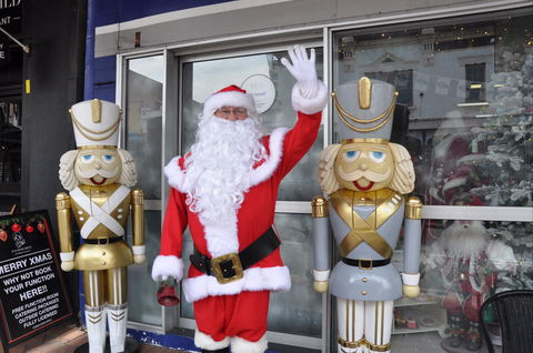 Mrs Claus And Santa - Attractions Sydney 0