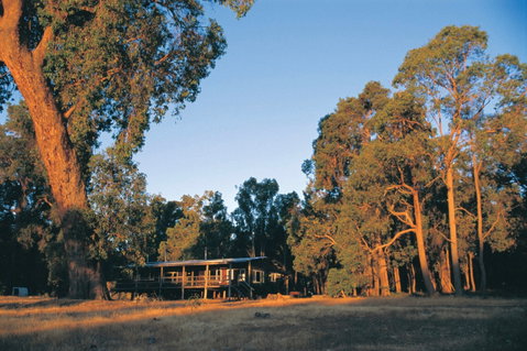 Perth Hills - Attractions Sydney 1
