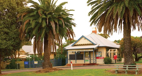 The Flinders Hinterland Scenic Drive - Attractions Sydney 0