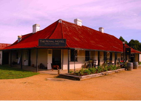 Gundaroo - Attractions Sydney 0