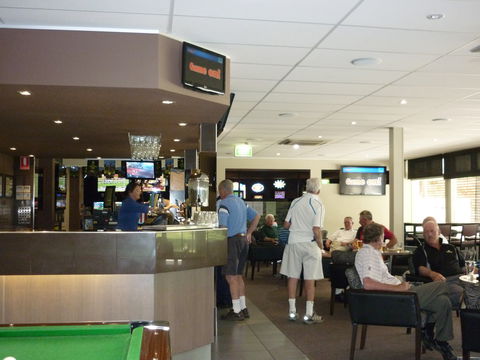 Queanbeyan Golf Club - Attractions Sydney 1