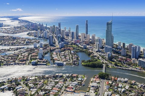 Departure Private Transfers From Gold Coast City To Gold Coast Airport OOL - Attractions Sydney 3