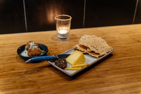 The Flavors Of Perth: Fremantle Wine & Bites Private Tour - Attractions Sydney 4