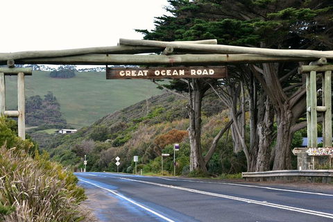 Small-Group Great Ocean Road And Twelve Apostles Full-Day Tour - Attractions Sydney 0